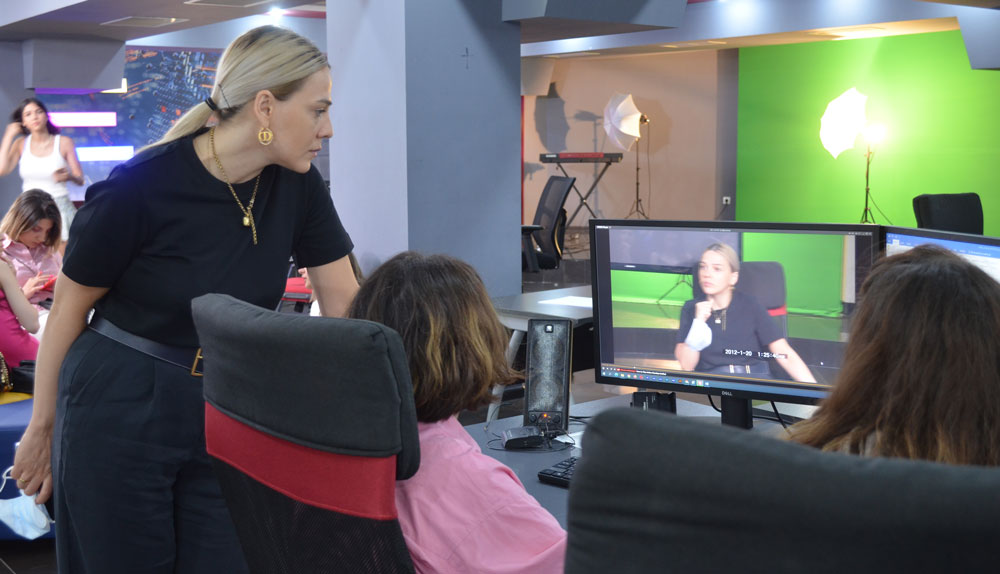 თამთა სანიკიძის მასტერკლასი მომავალი ჟურნალისტებისთვის